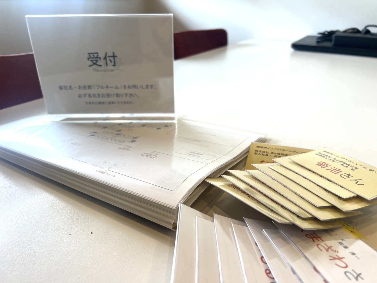 懇親会準備　～期待の新人登場～